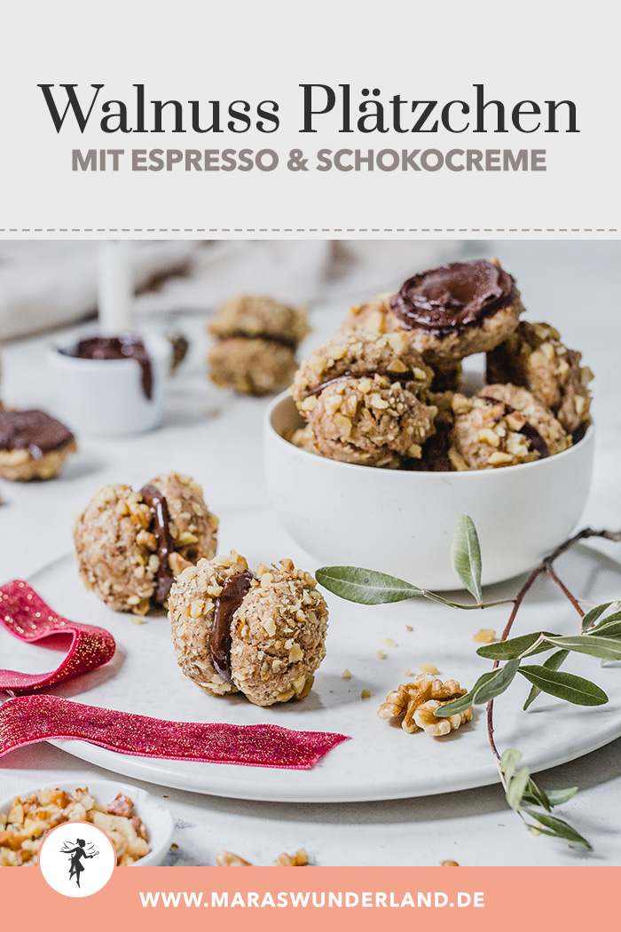 Walnuss Plätzchen mit Espresso und Schokocreme. Einfach gemacht und perfekt für Weihnachten. • Maras Wunderland